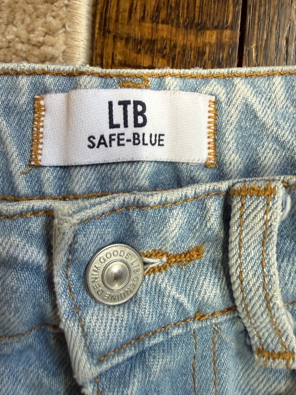 LTB Safe Blue Danica Light Wash Distressed Women’s Jeans EUC European brand - Picture 4 of 8
